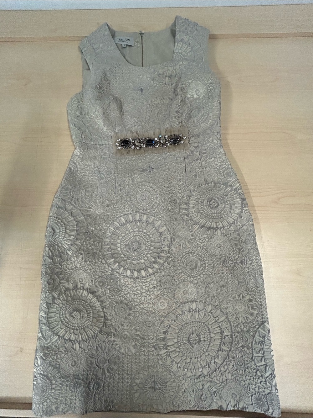 Teri Jon Silver Tone Jacquard medallion sheath dress with rhinestones Size 8